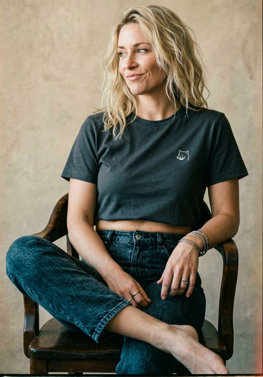 the cat high-waisted tee